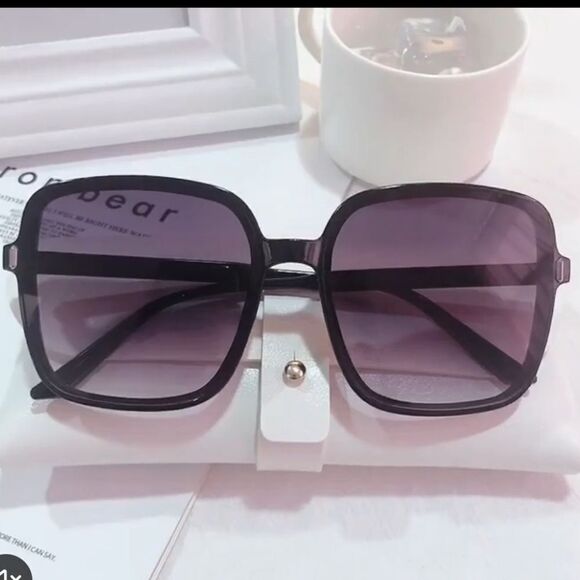 OVERSIZED LUXURY STYLE SUNGLASSES - Picture 5 of 9